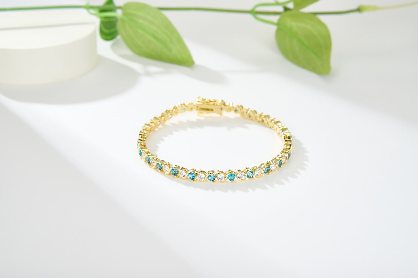 Bratara Tennis Serenity cu cristale cubic zirconia placata cu aur 14k