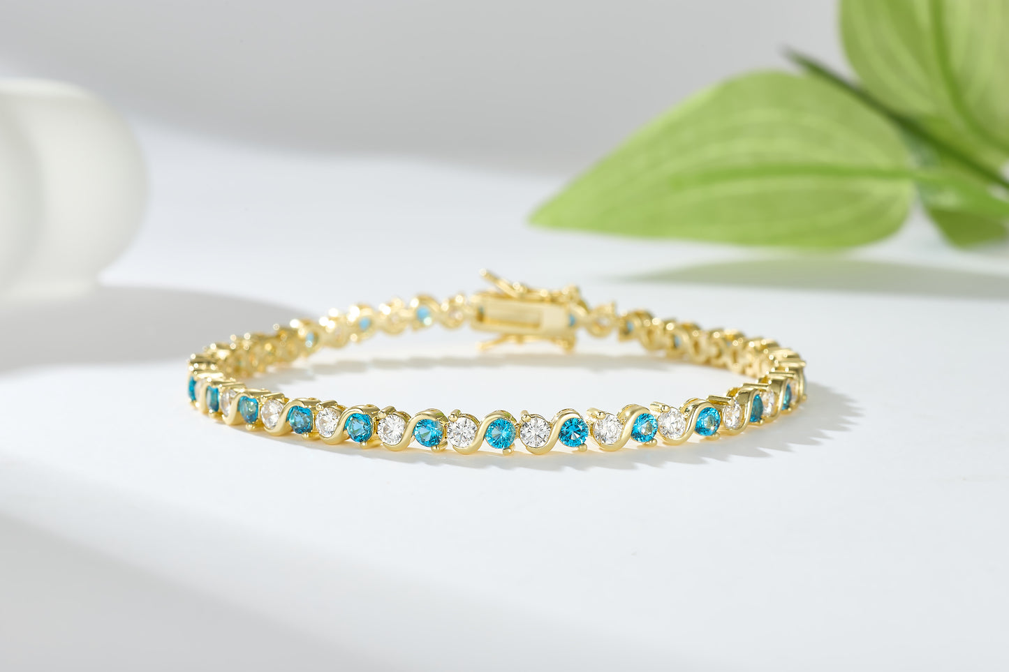 Bratara Tennis Serenity cu cristale cubic zirconia placata cu aur 14k