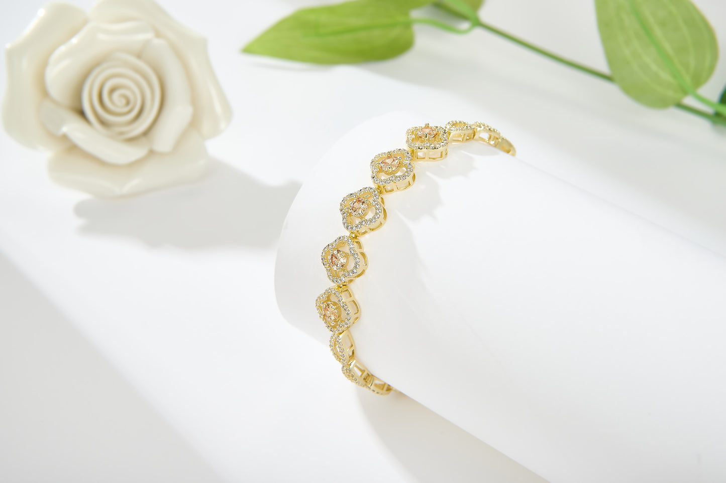 Bratara Gleam cu cristale cubic zirconia placata cu aur 14k