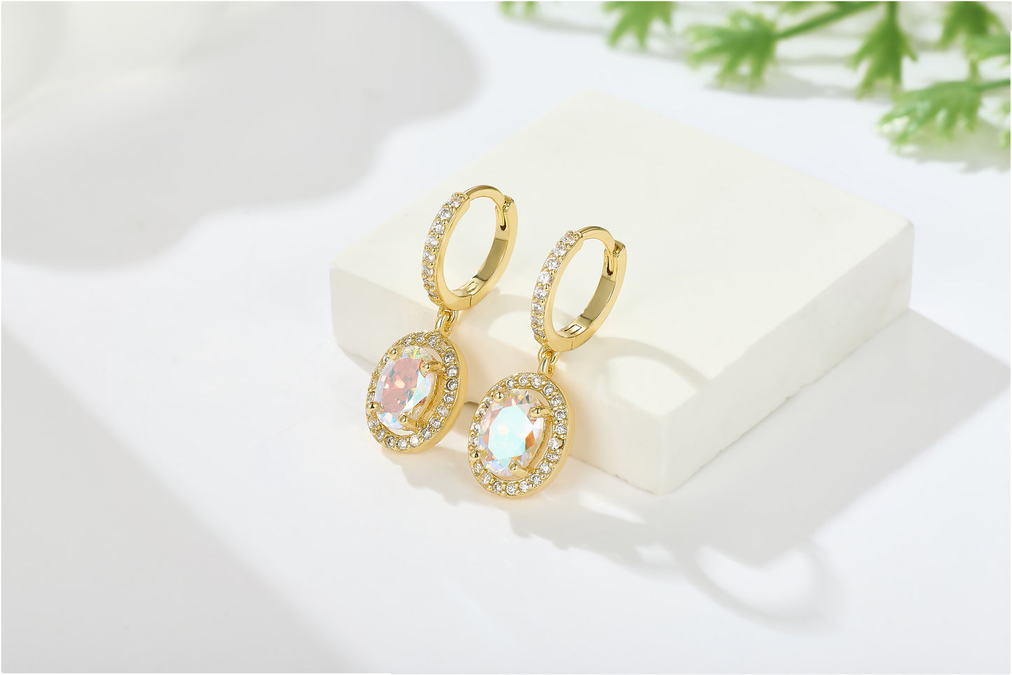 Cercei Golden Spark cu cristale zirconiu placat cu aur 14k