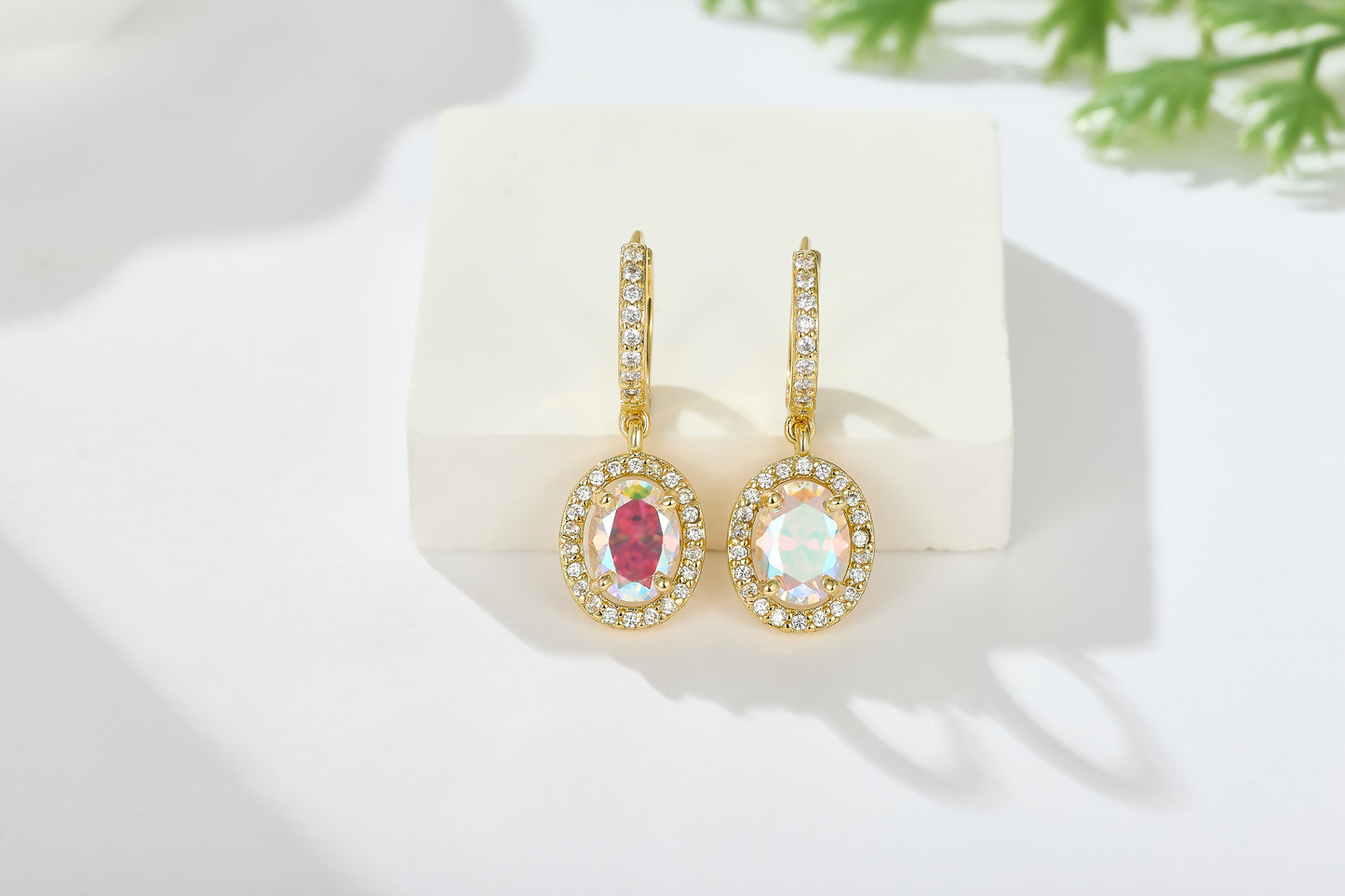 Cercei Golden Spark cu cristale zirconiu placat cu aur 14k