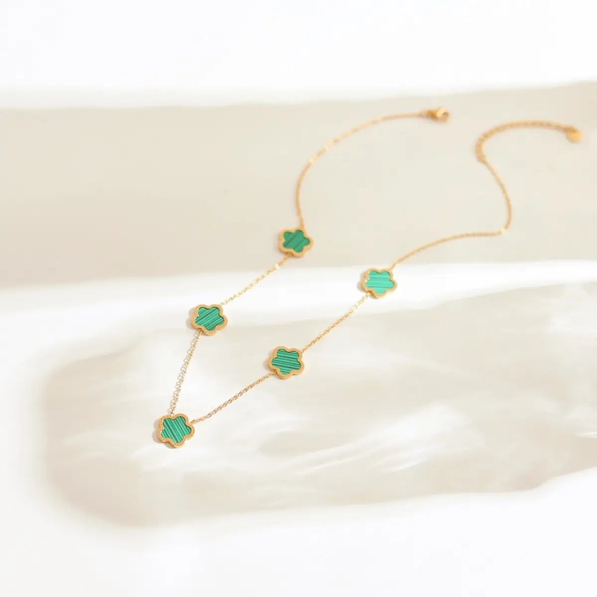 Lantic Clover Green placat cu aur de 18K